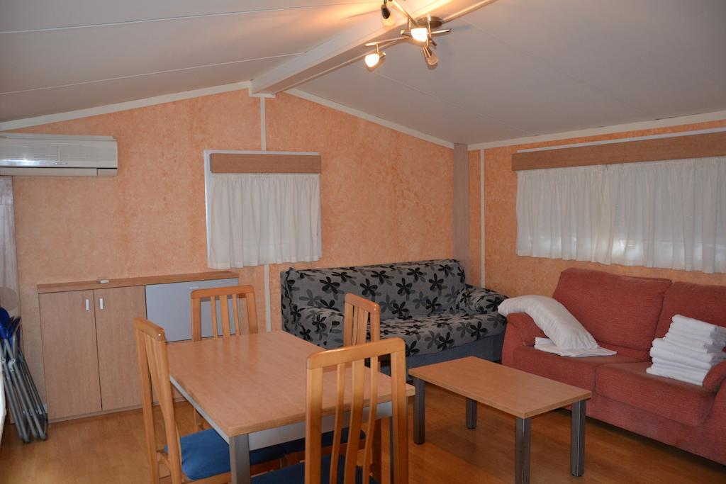 Camping Fuentes Blancas Burgo Dış mekan fotoğraf