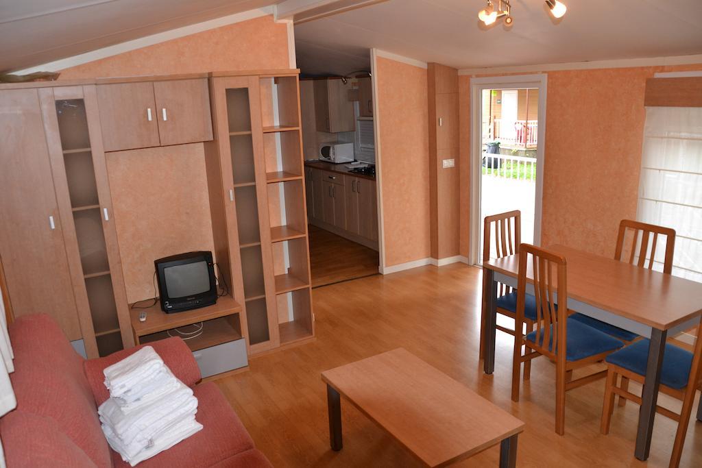 Camping Fuentes Blancas Burgo Oda fotoğraf