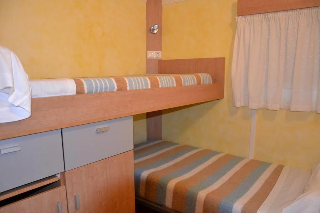 Camping Fuentes Blancas Burgo Dış mekan fotoğraf